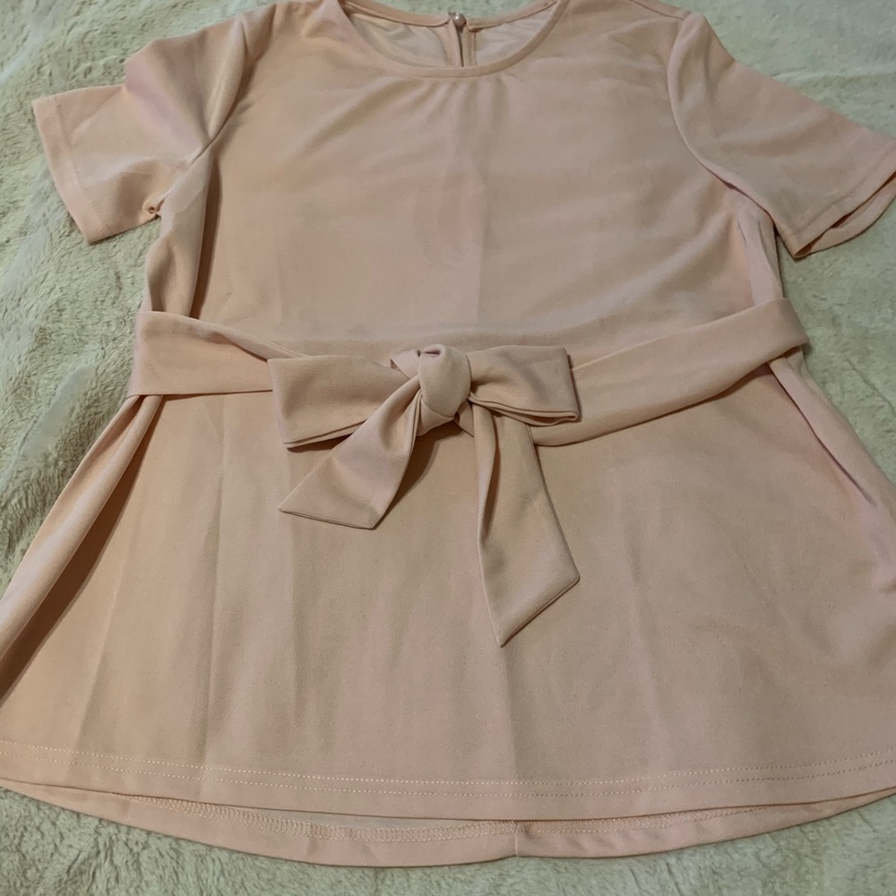 Pink short sleeve tie front blouse (never worn)